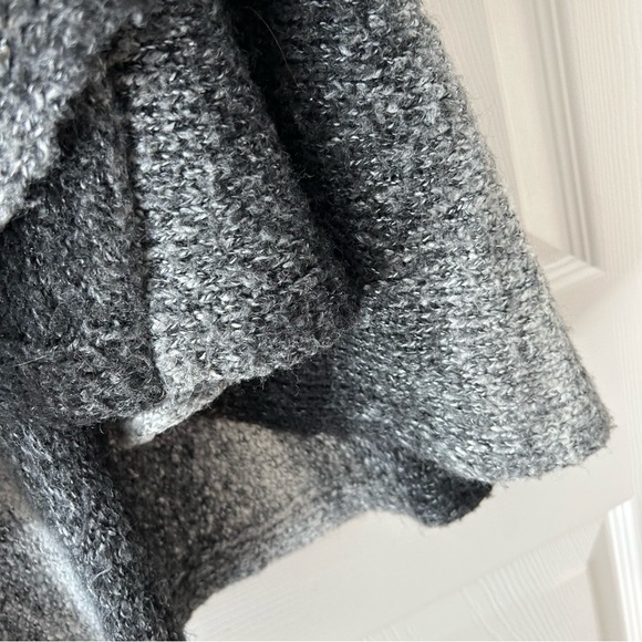 Tribal Gray Scale Cape Cardigan - Picture 11 of 12